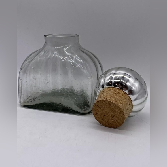 1980's Mexican Hand Blown Glass Decanter with Mercury Glass Sphere Stopper MINT! - Picture 4 of 5